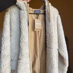 Woman’s dusty mess parka